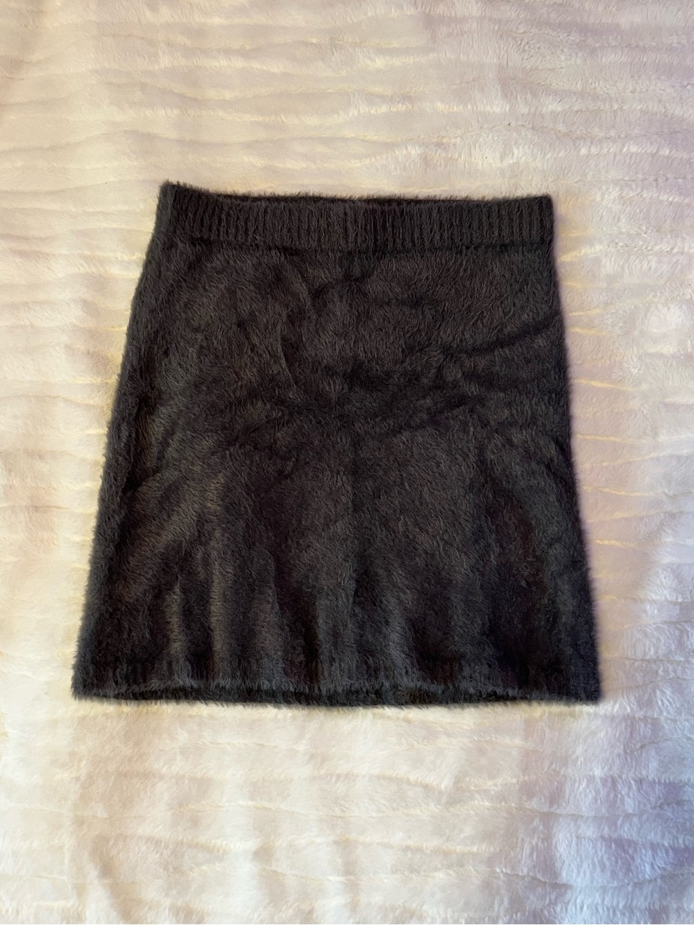 Hollister Ultra High-Rise Eyelash Sweater-Knit Mini Skirt - Small
